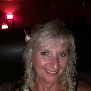 Meet your Posher, Lori